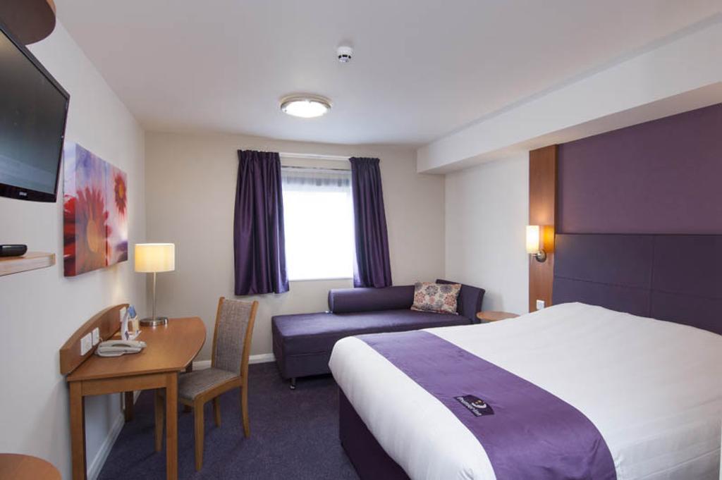 Premier Inn Tonbridge Exterior foto